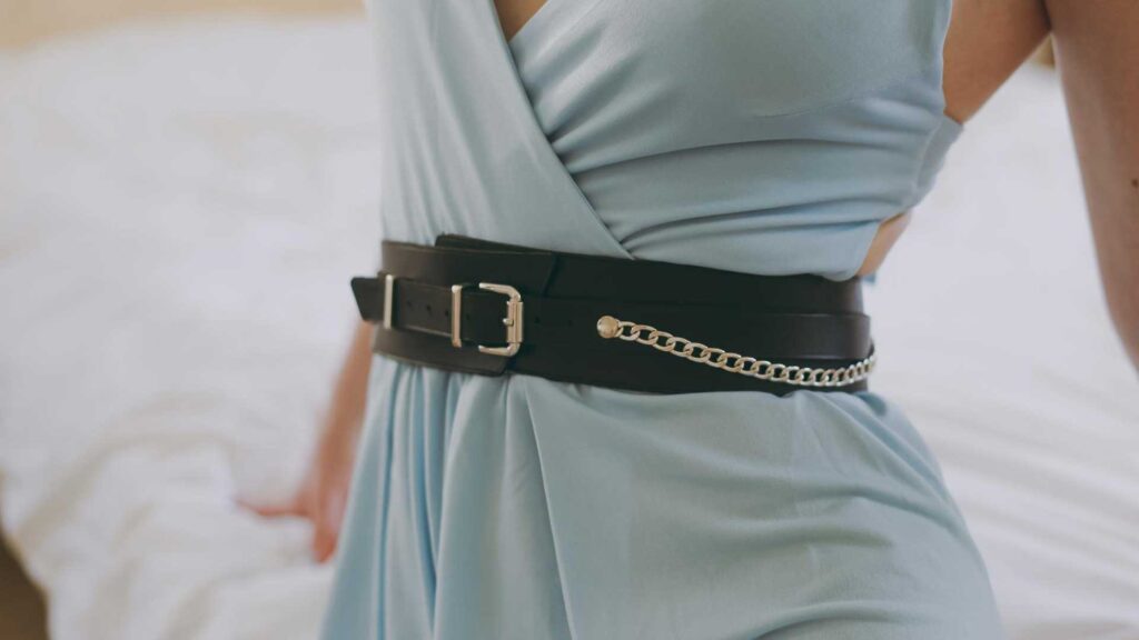 Belt style to add a touch to your personality.